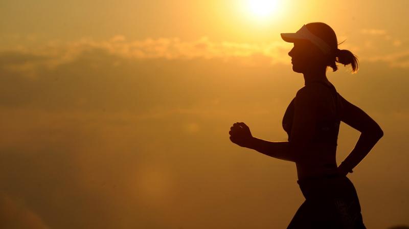 woman-runnder-shadow